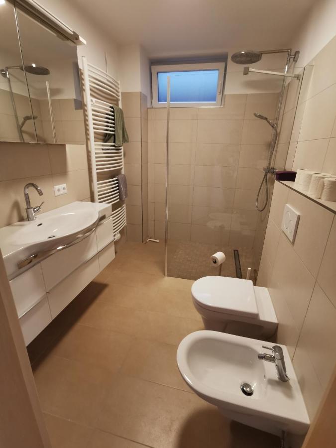 Haus Mit Traumhaften Ausblick Villach Esterno foto