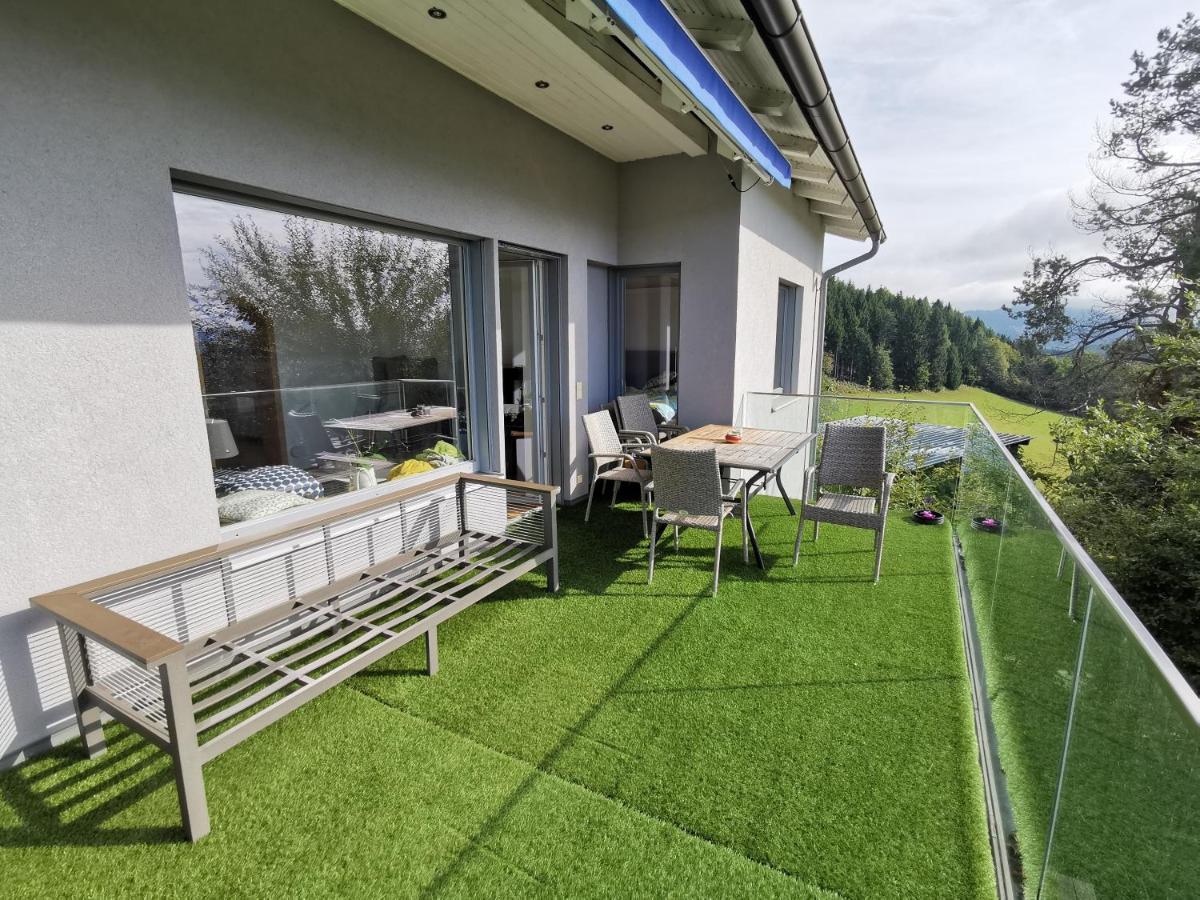 Haus Mit Traumhaften Ausblick Villach Esterno foto