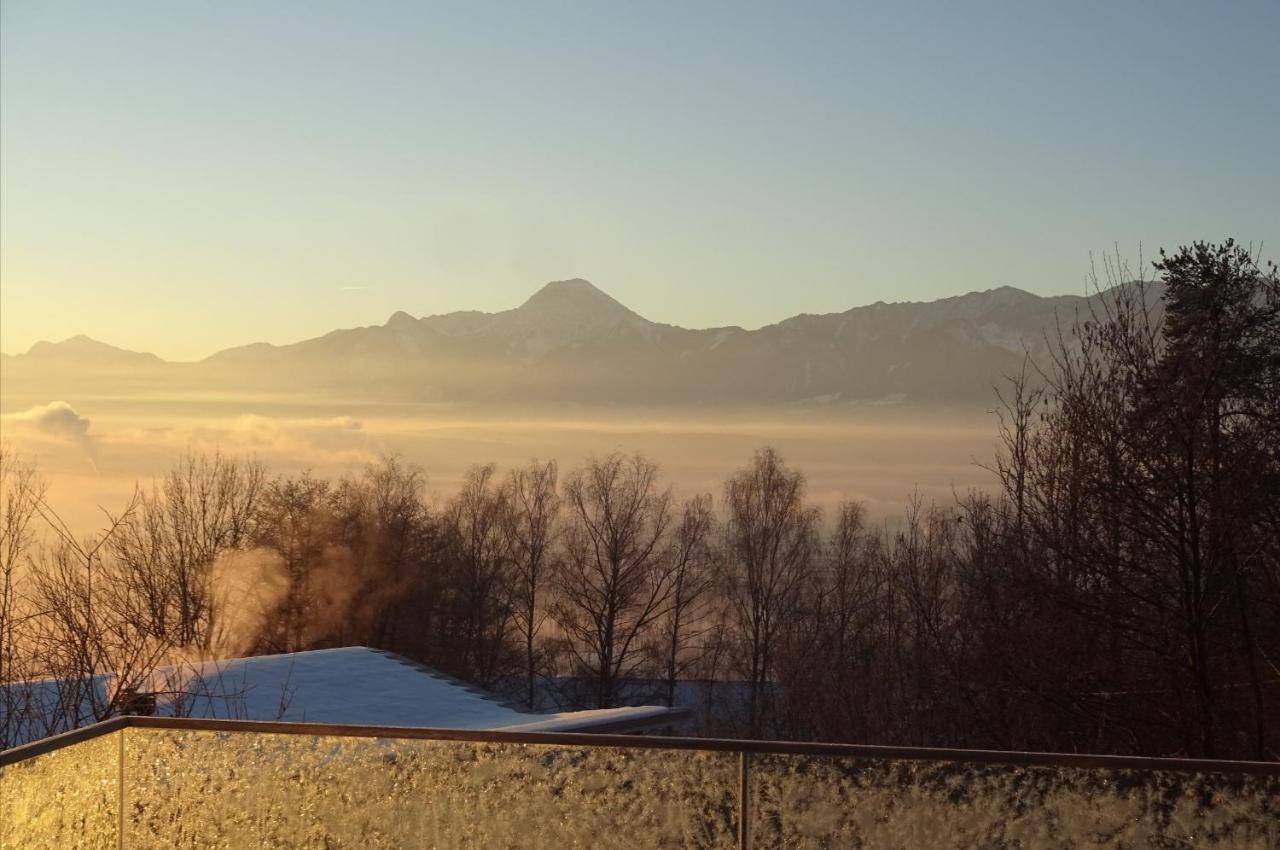 Haus Mit Traumhaften Ausblick Villach Esterno foto