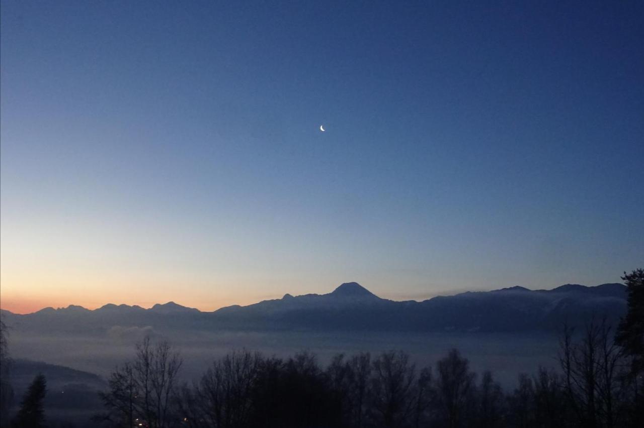 Haus Mit Traumhaften Ausblick Villach Esterno foto